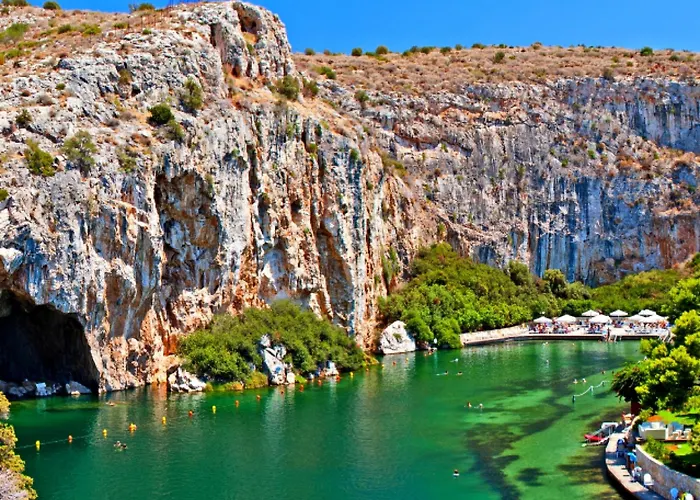 Vouliagmeni Square Resort