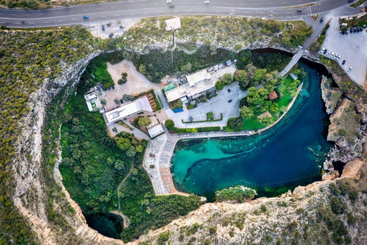 Vouliagmeni Square